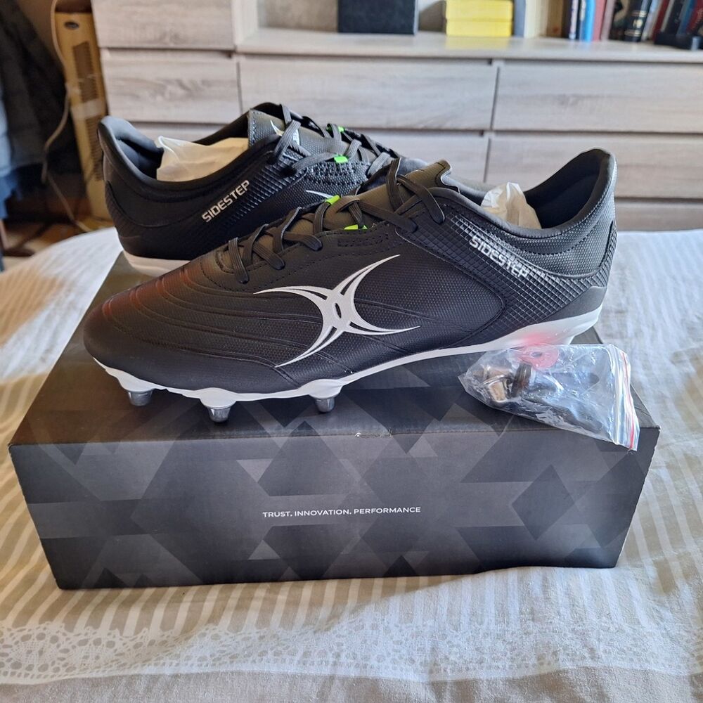 Chaussures de rugby Gilbert Sidestep Noires Neuves Sports