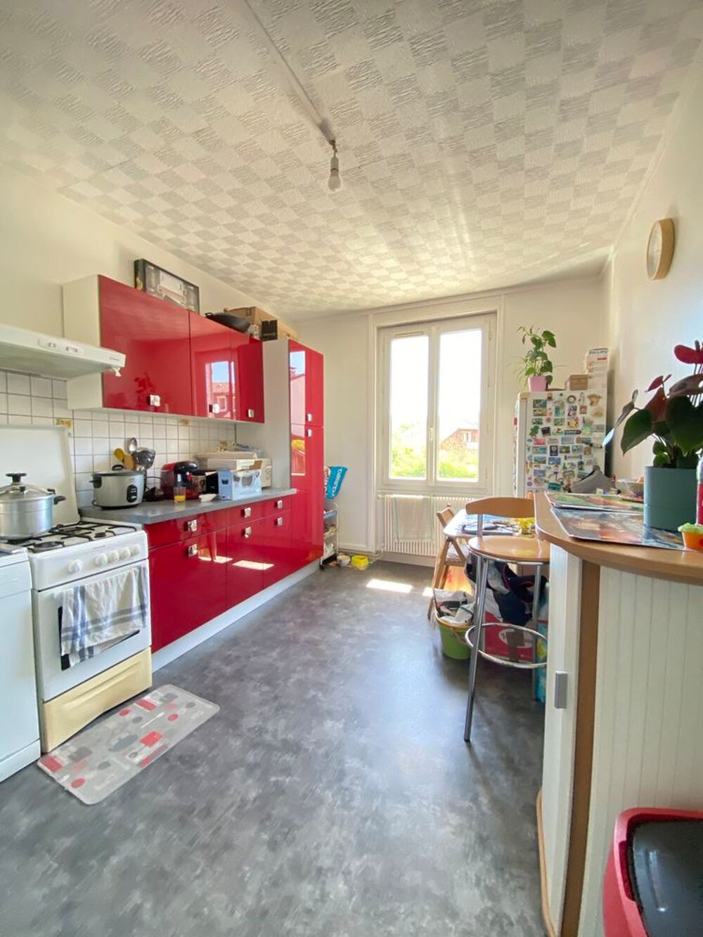 Vente Appartement Appartement T3 proche avec cave, grenier et place de parking Cognin