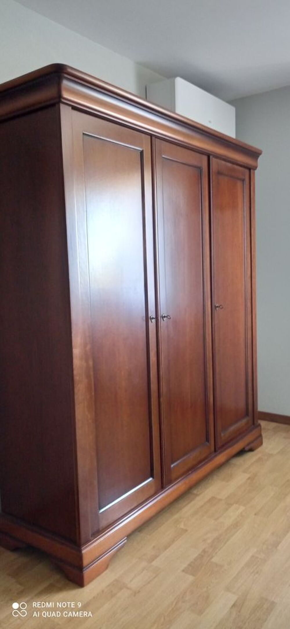  armoire 3 portes 
Meubles