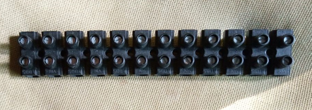 12 dominos 30 A - 500 V neufs Bricolage