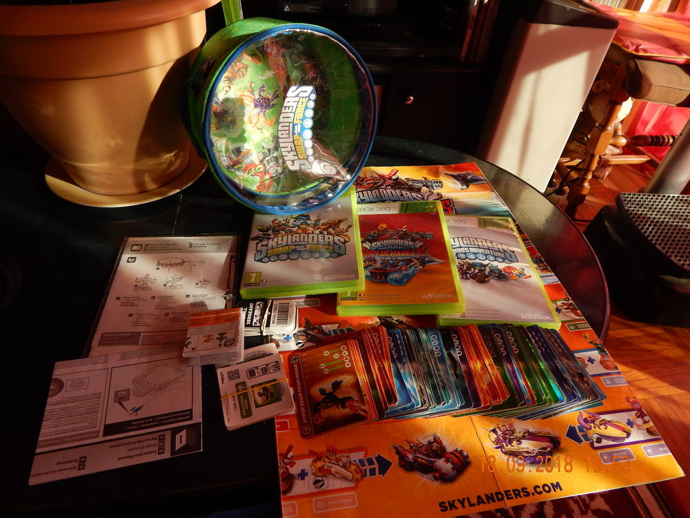 X BOX 360 ET 2 MANETTES Gros lot de Skylanders+28 jeux Consoles et jeux vidéos