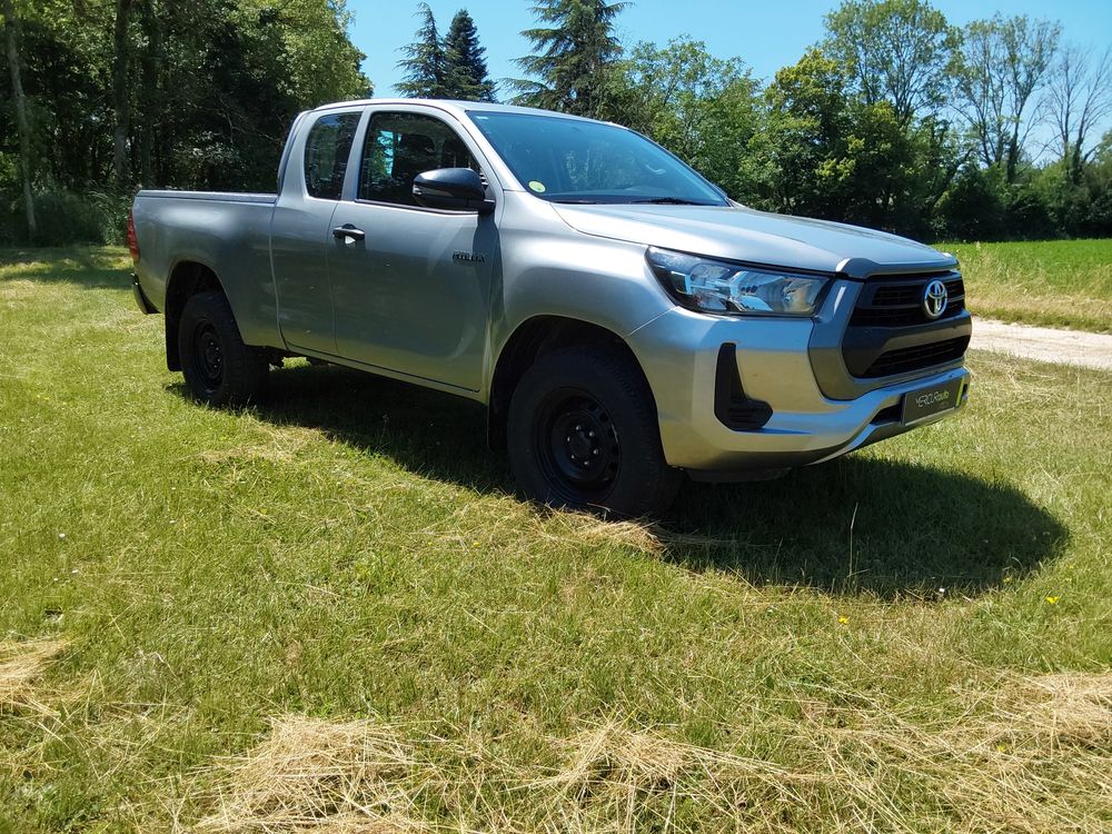 Hilux HILUX X-TRA CAB 4WD 2.4L 150 D-4D LECAP 2022 occasion 38080 Saint-Marcel-Bel-Accueil