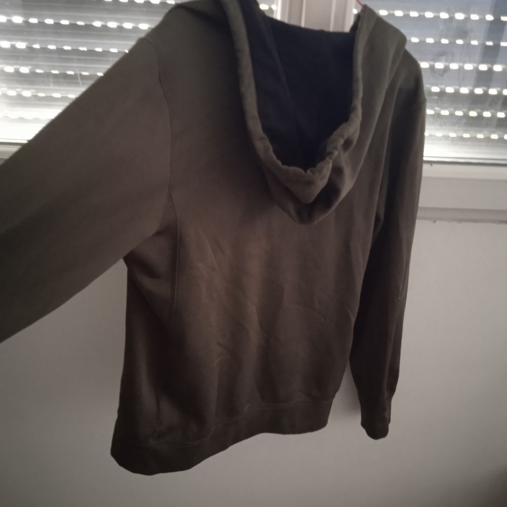 Veste jogging kaki marque Nike Taille S Therma Fit, avec cap Vêtements