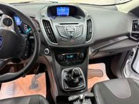 Kuga 2.0 TDCi 150 S&S 4x4 Titanium 2015 occasion 69120 Vaulx-en-Velin