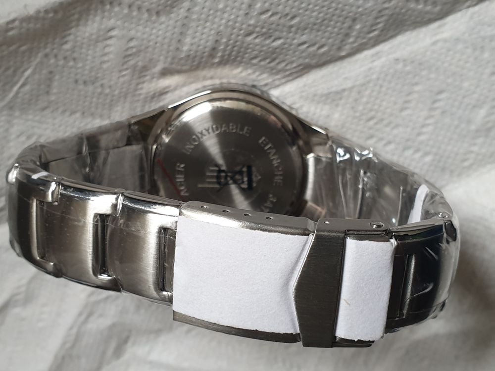 Tr&egrave;s belle montre tout en acier LIP neuve 3 chron Bijoux et montres