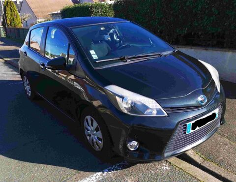 Toyota Yaris 100h Business 2013 occasion Le Mans 72000