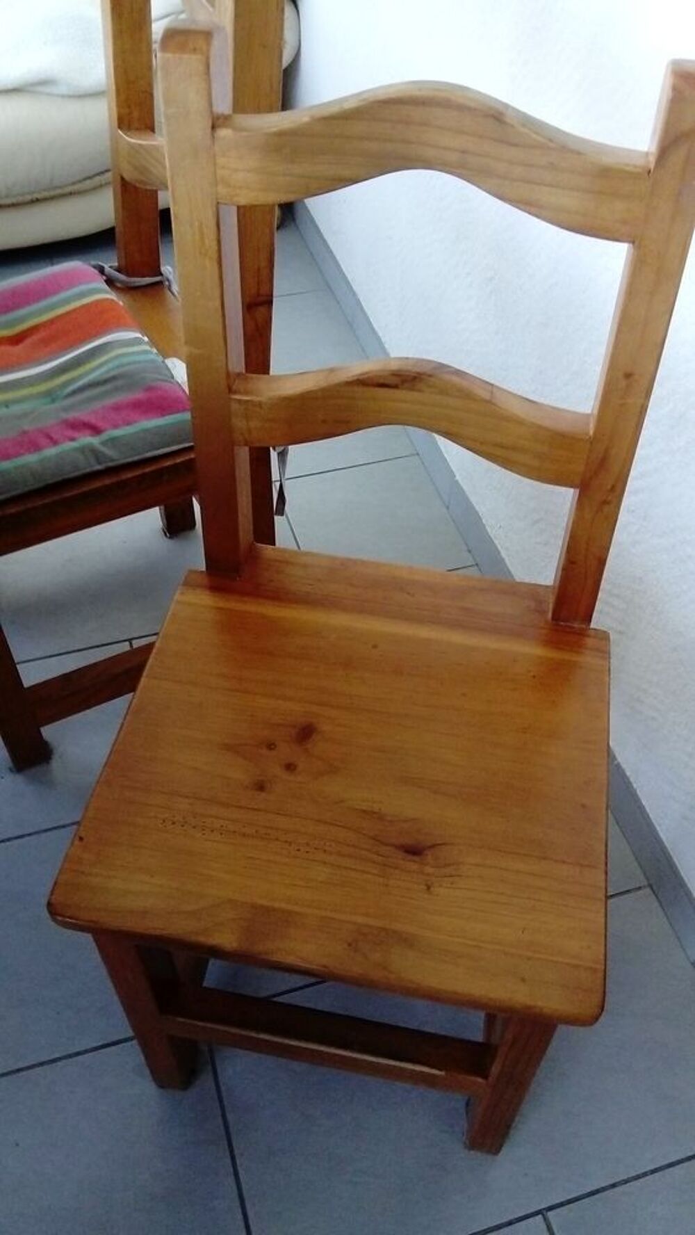 table de ferme et 8 chaises Meubles