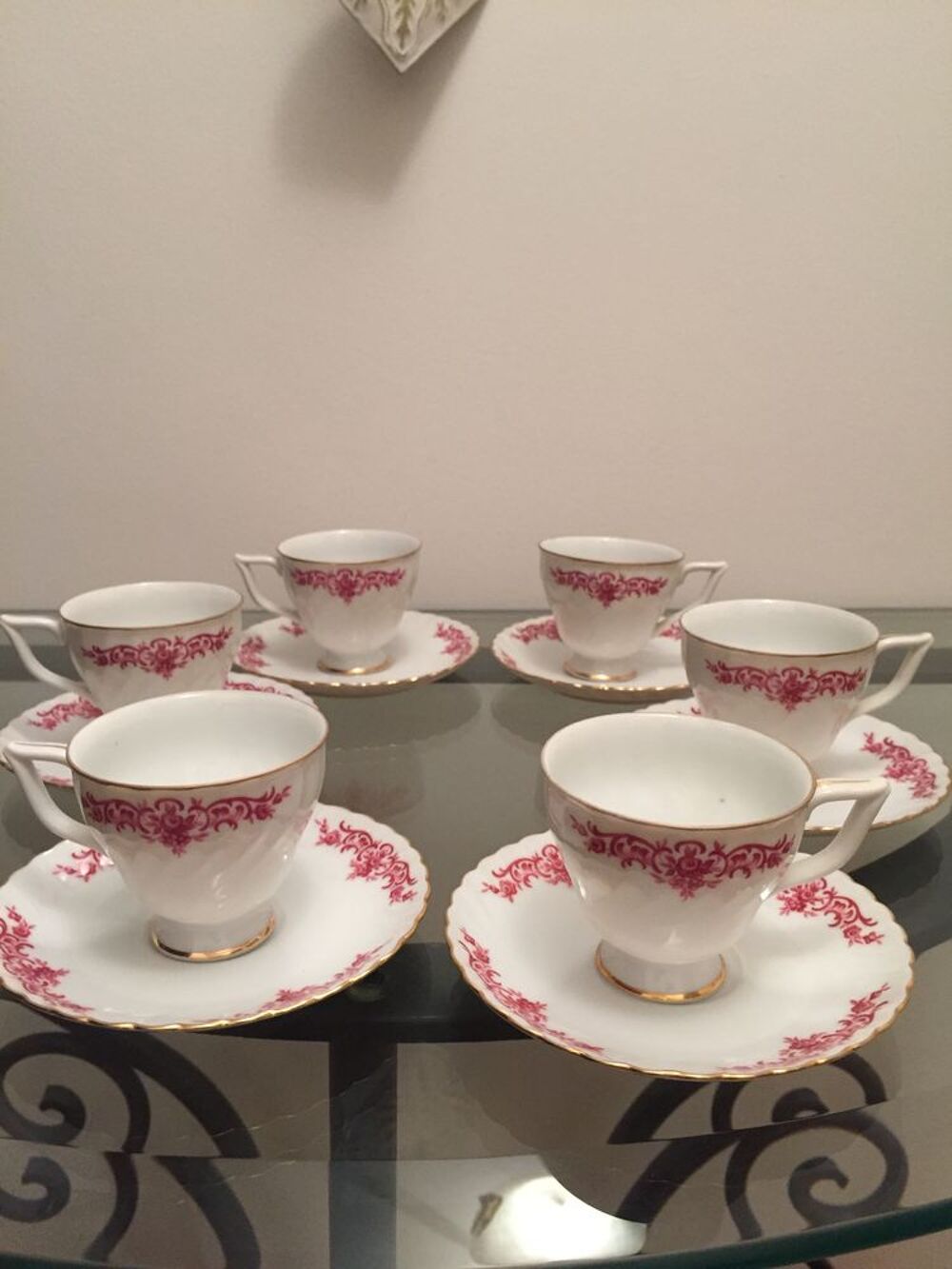 6 tasses et sous tasses en porcelaine Décoration