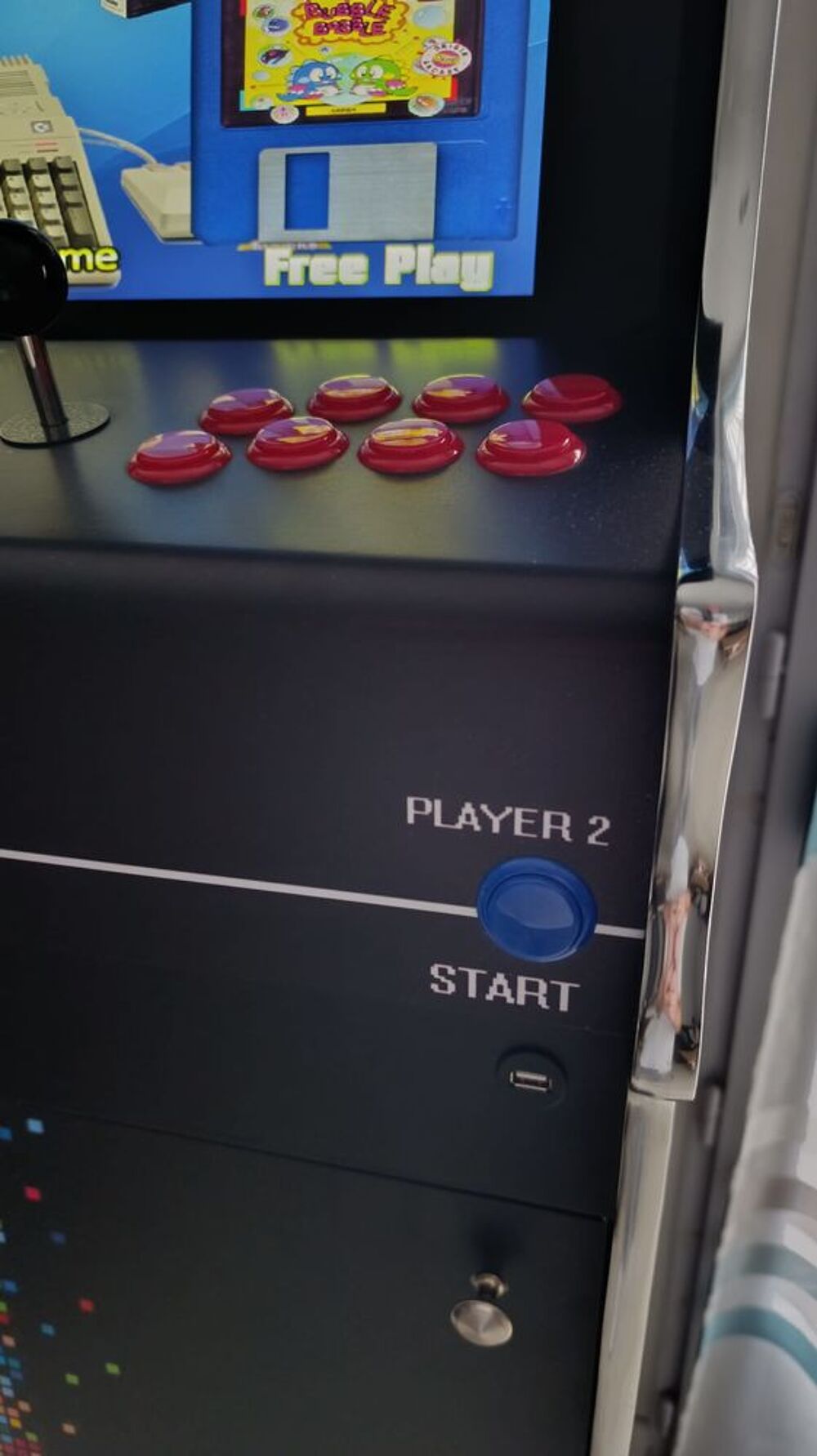 BORNE D'ARCADE, 15000 JEUX, HAUT DE GAMME, FABRIQUEE FRANCE Consoles et jeux vidéos