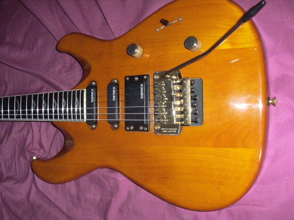 guitare electrique SAMICK SR 660 YN (coree) 92 Instruments de musique