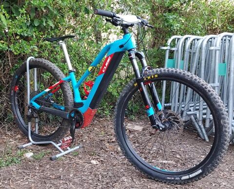 VTT Electrique Bleu et Rouge 1750 Charavines (38)
