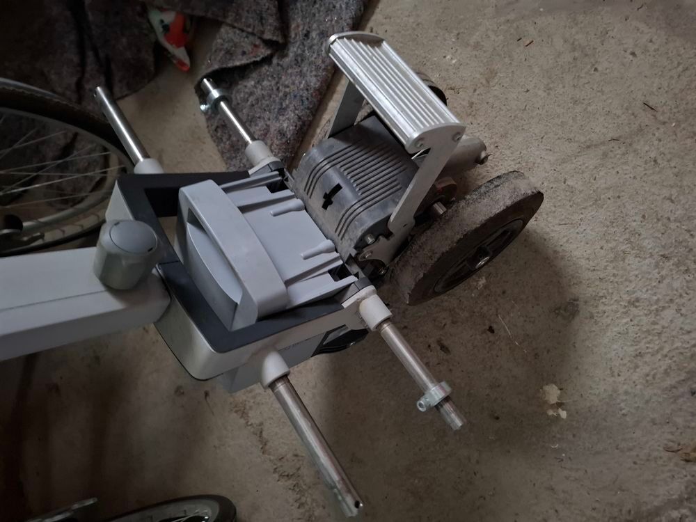 Fauteuil roulant electrique Meubles