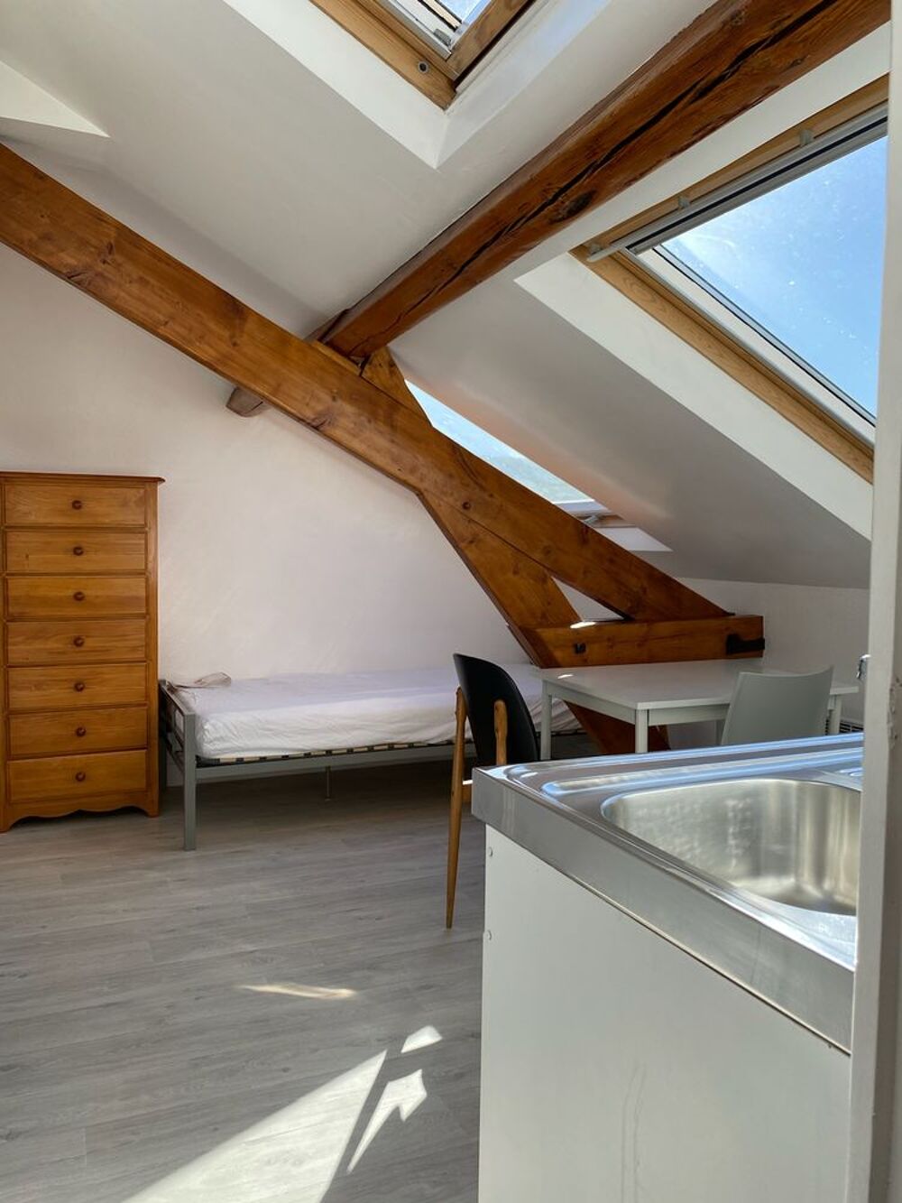 Location Appartement Epernay, hyper centre studio meublé Épernay