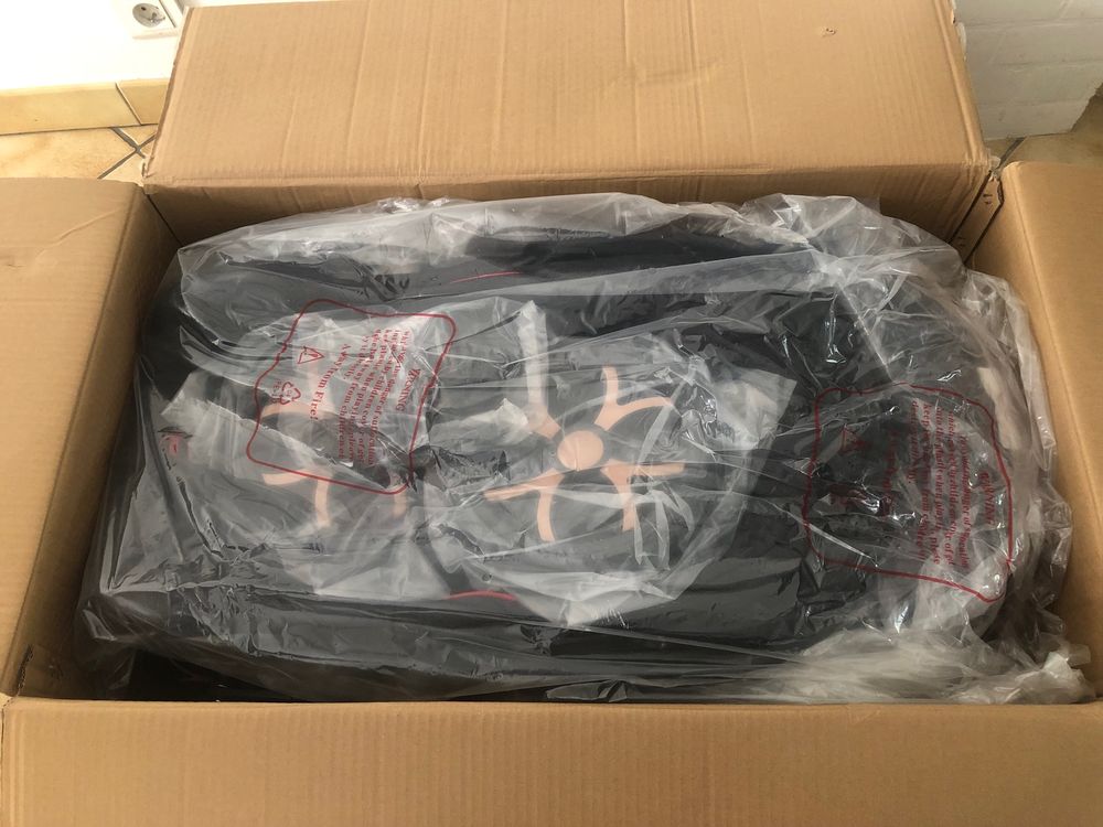 Belle poussette royale 3 en 1 NEUVE dans son carton Puriculture