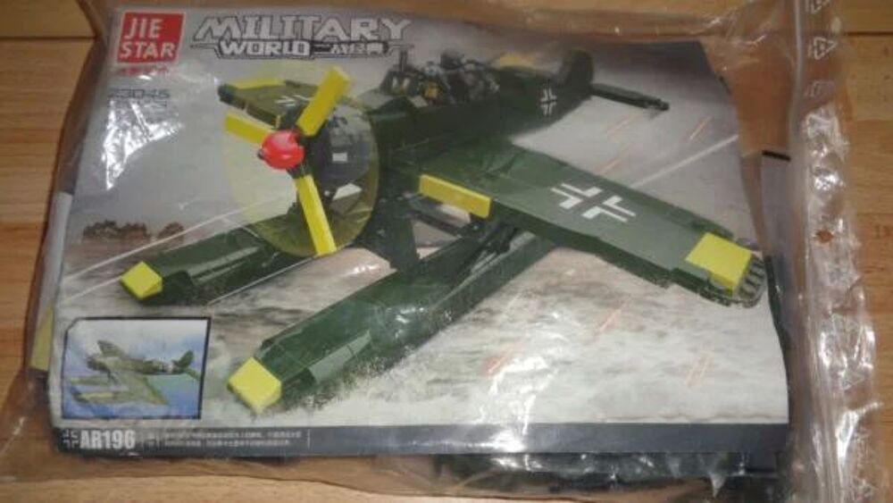 JIE STAR 23045 S&eacute;rie D'avions AR196 Fighter Jeux / jouets