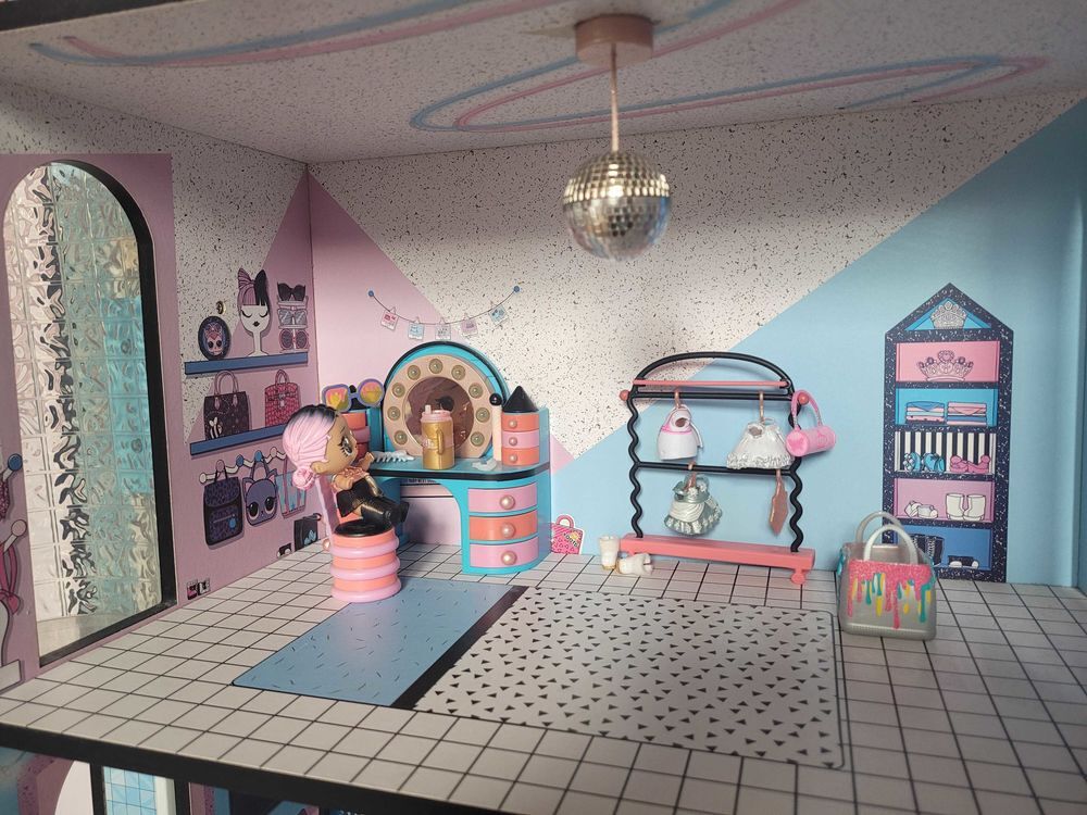 Grande maison Poup&eacute;e LOL+ 14 figurines Jeux / jouets