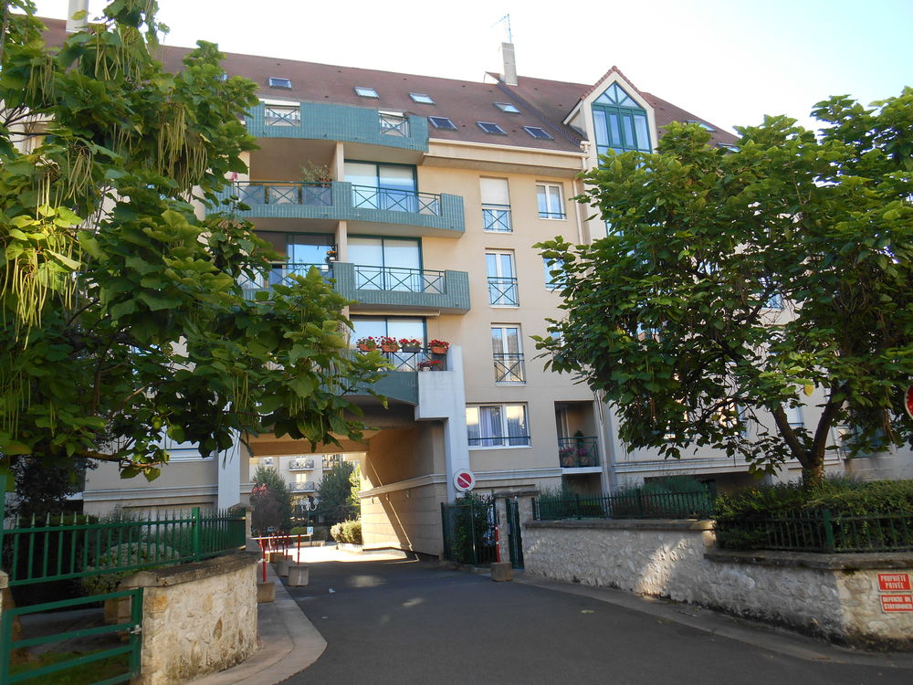 Location Appartement T1 DE 30 m2, Hyper centre de MELUN Melun