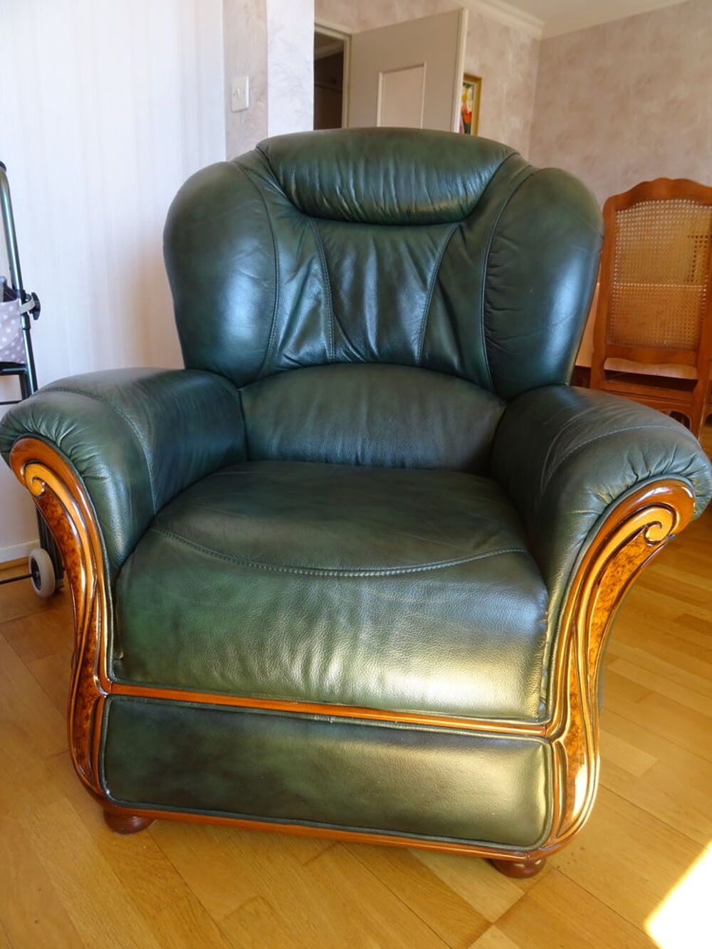 2 fauteuils cuir vert Meubles