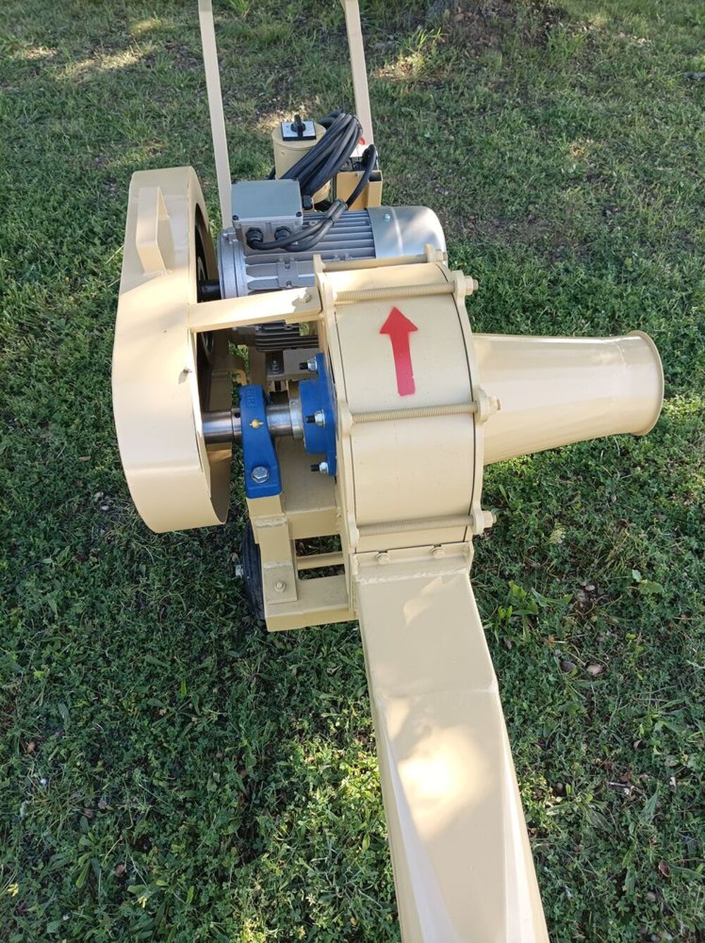   aspirateur souffleur électrique 