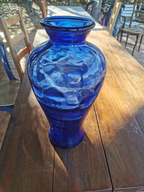 Grand vase en verre de couleur 20 La Farlède (83)