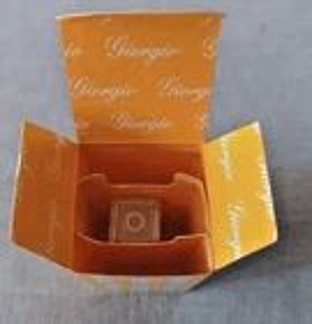 Miniature parfum Edt " Giorgio " de Giorgio Bevery Hills" 