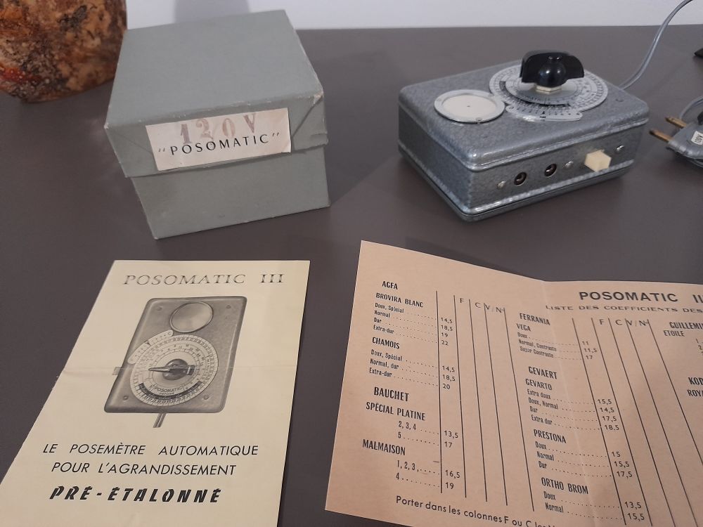 Ancien posem&egrave;tre automatique pr&eacute;-&eacute;talonn&eacute; Posomatic III Photos/Video/TV