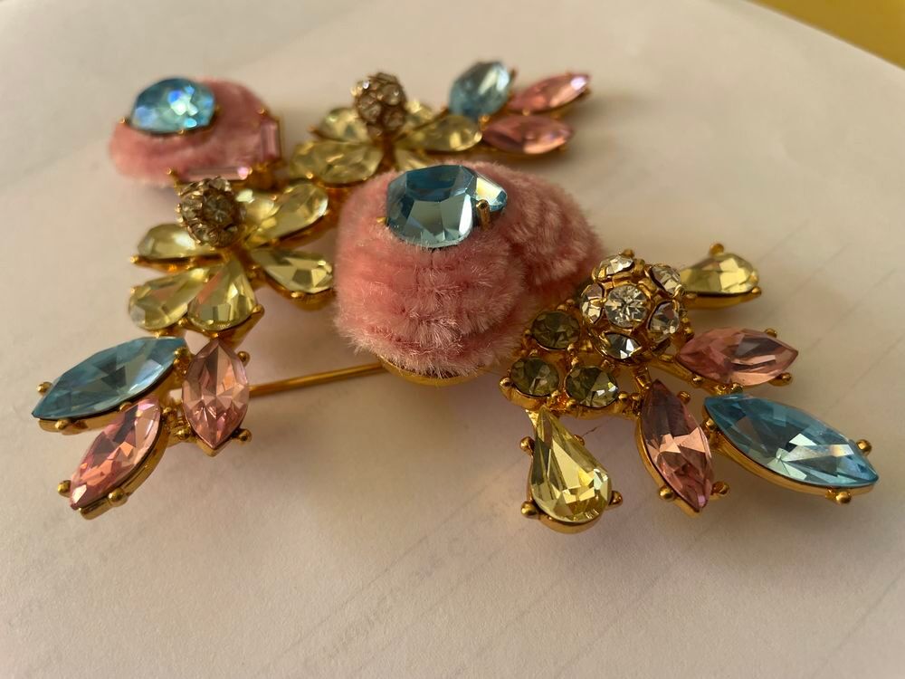 Broche Demi-Croix GM Strass Multicolore, Coeur strass poire Bijoux et montres