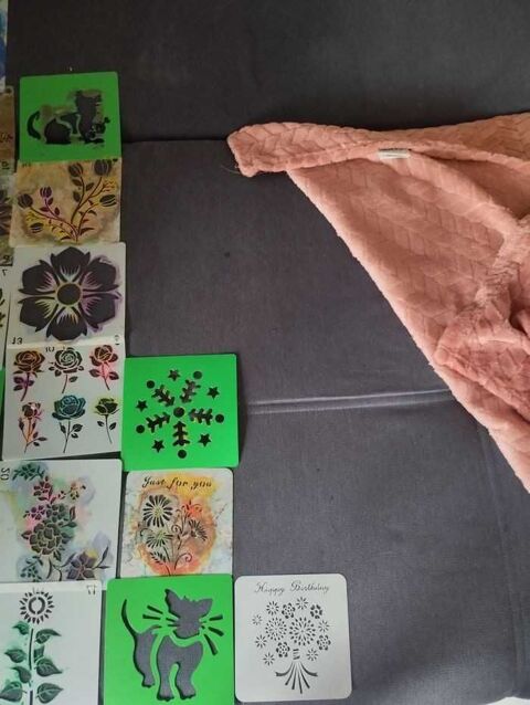 kit+de+feutres+et+de+pochoirs+vari�s 11 Sathonay-Camp (69)