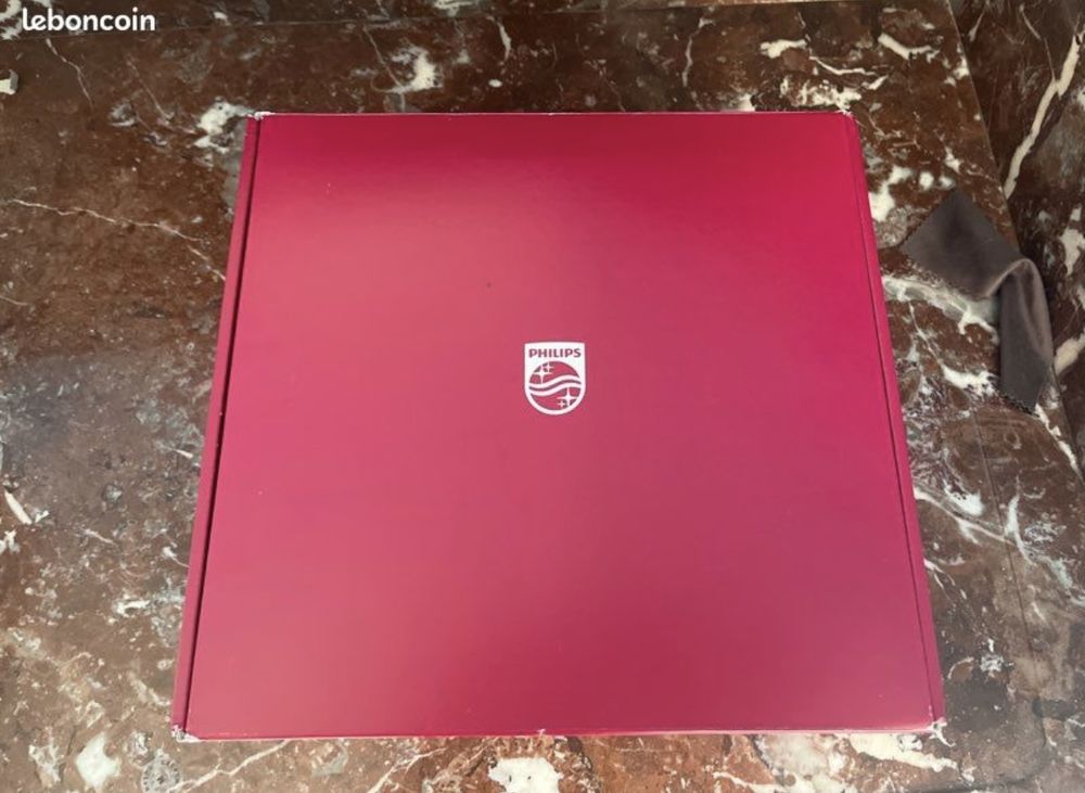 Lumea Philips 9000 lumi&egrave;re puls&eacute;e NEUF Téléphones et tablettes