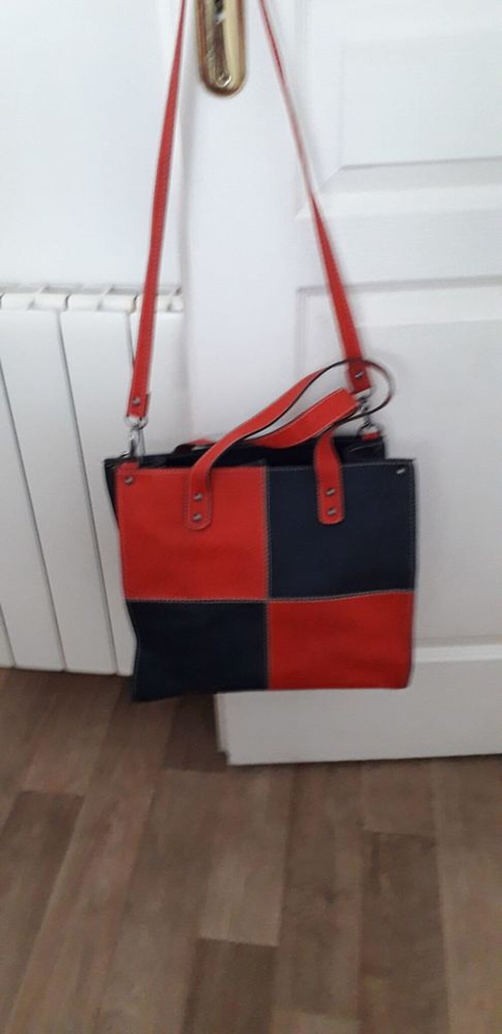 Sac &agrave; main en li&egrave;ge neuf
Maroquinerie