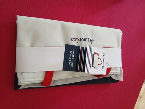 Un sac de voyage Armor . lux 12 Brignais (69)