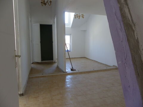   F4 ENTIEREMENT RENOVE SOUS PENTE PLEUMARTIN 86 Appartement - 4 pice(s) - 70 m