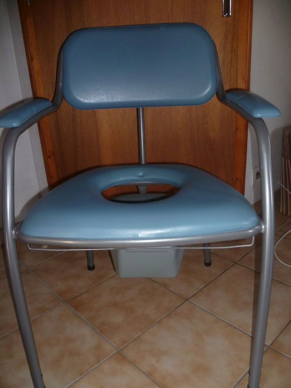 chaise perc&eacute;e MONTAUBAN Meubles