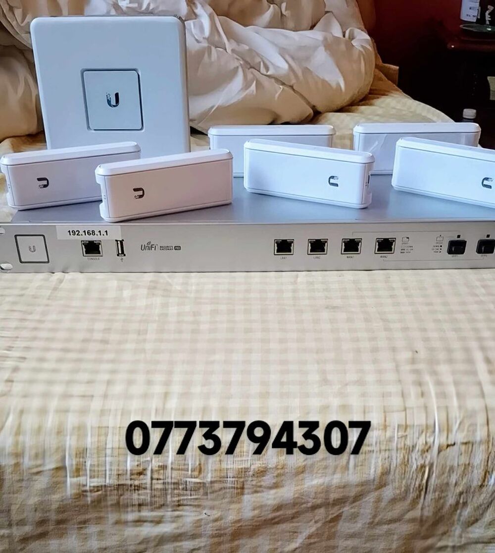 Unifi security pro4 / Unifi cloud key/ 8 pieces Matriel informatique