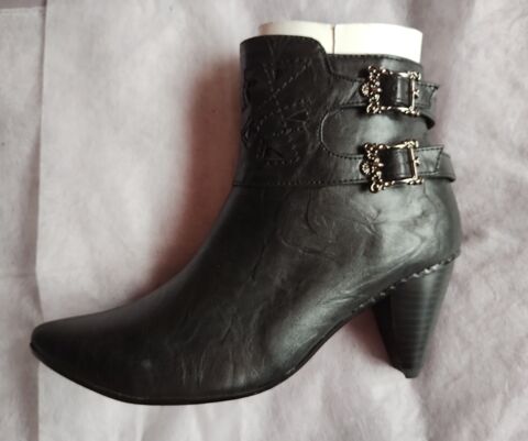 Bottine �l�gante noire � talon 15 Villejuif (94)