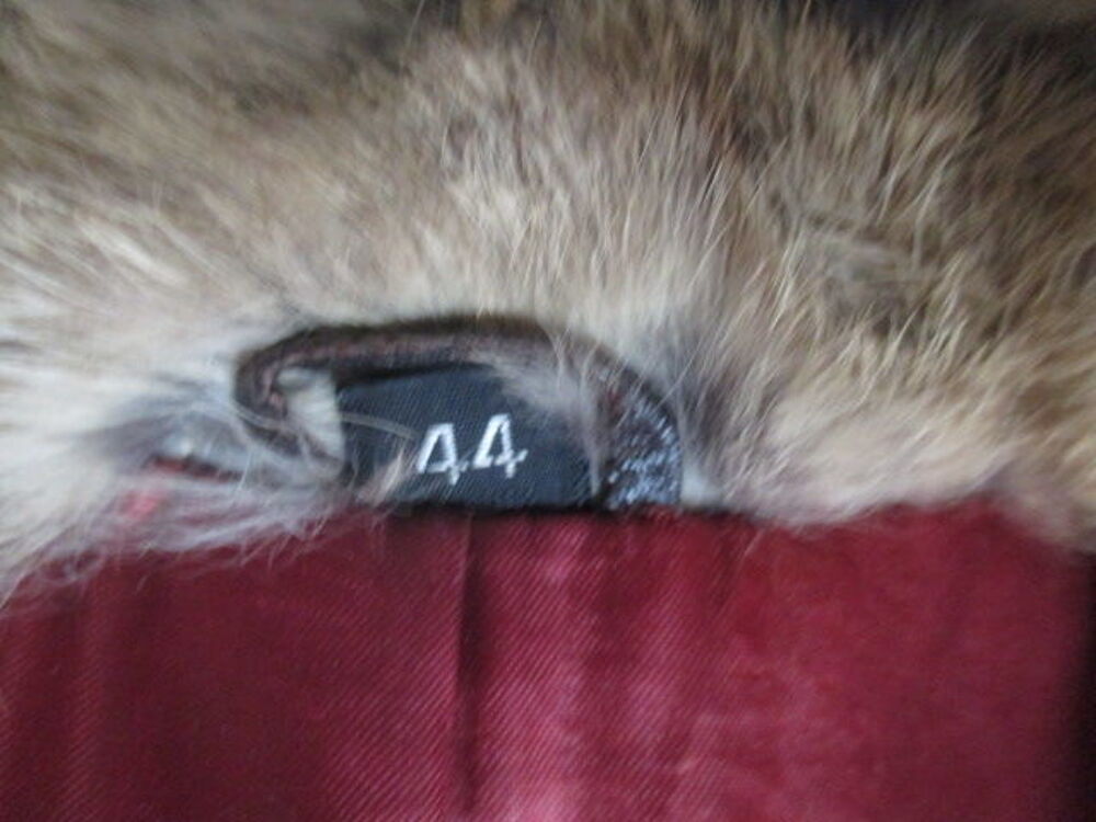 TRES BEAU MANTEAU LONG EN LAPIN . Vêtements