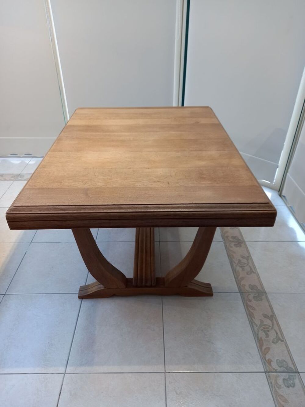 Belle table en ch&ecirc;ne Fran&ccedil;ais. Meubles