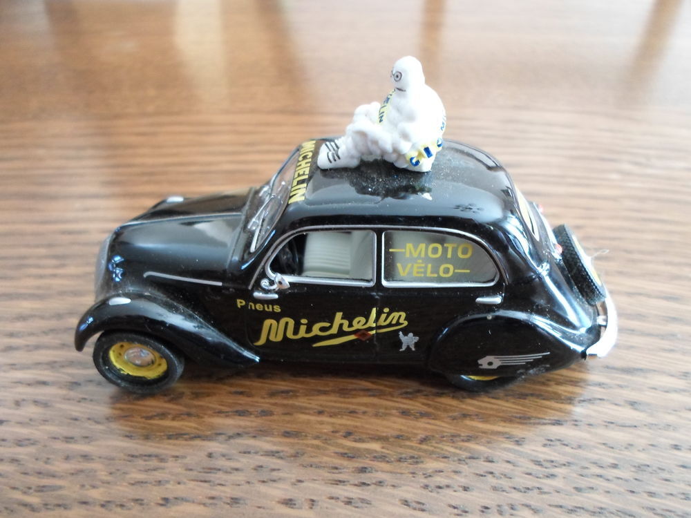  PEUGEOT 202 MICHELIN . 1/43eme 
