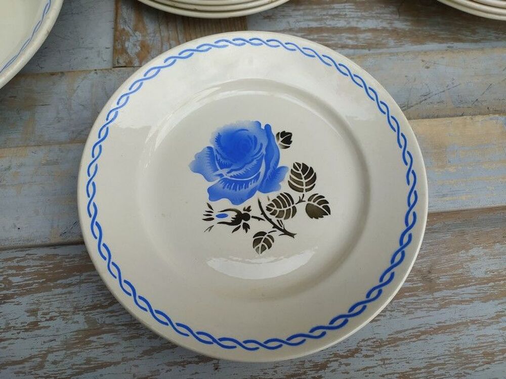 Vaisselle Assiettes Fa&iuml;ence Badonviller Digoin Rose Bleue
Décoration