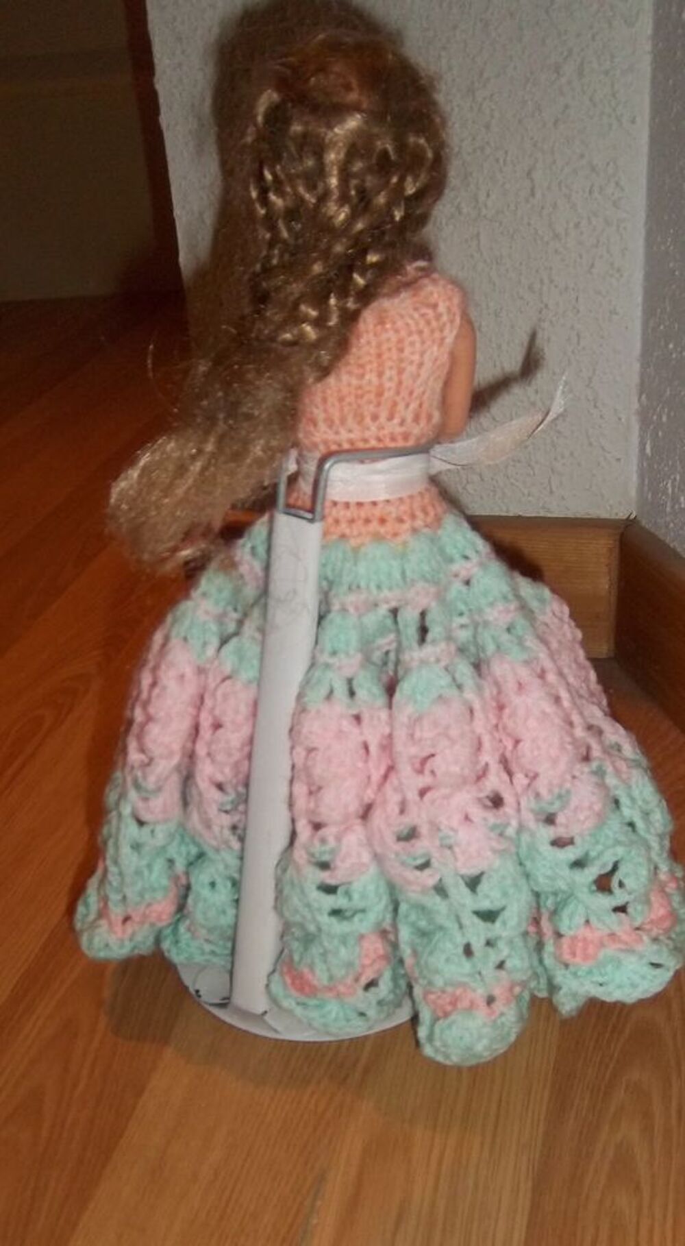 Robe crochet laine bleu et rose et petit sac Jeux / jouets