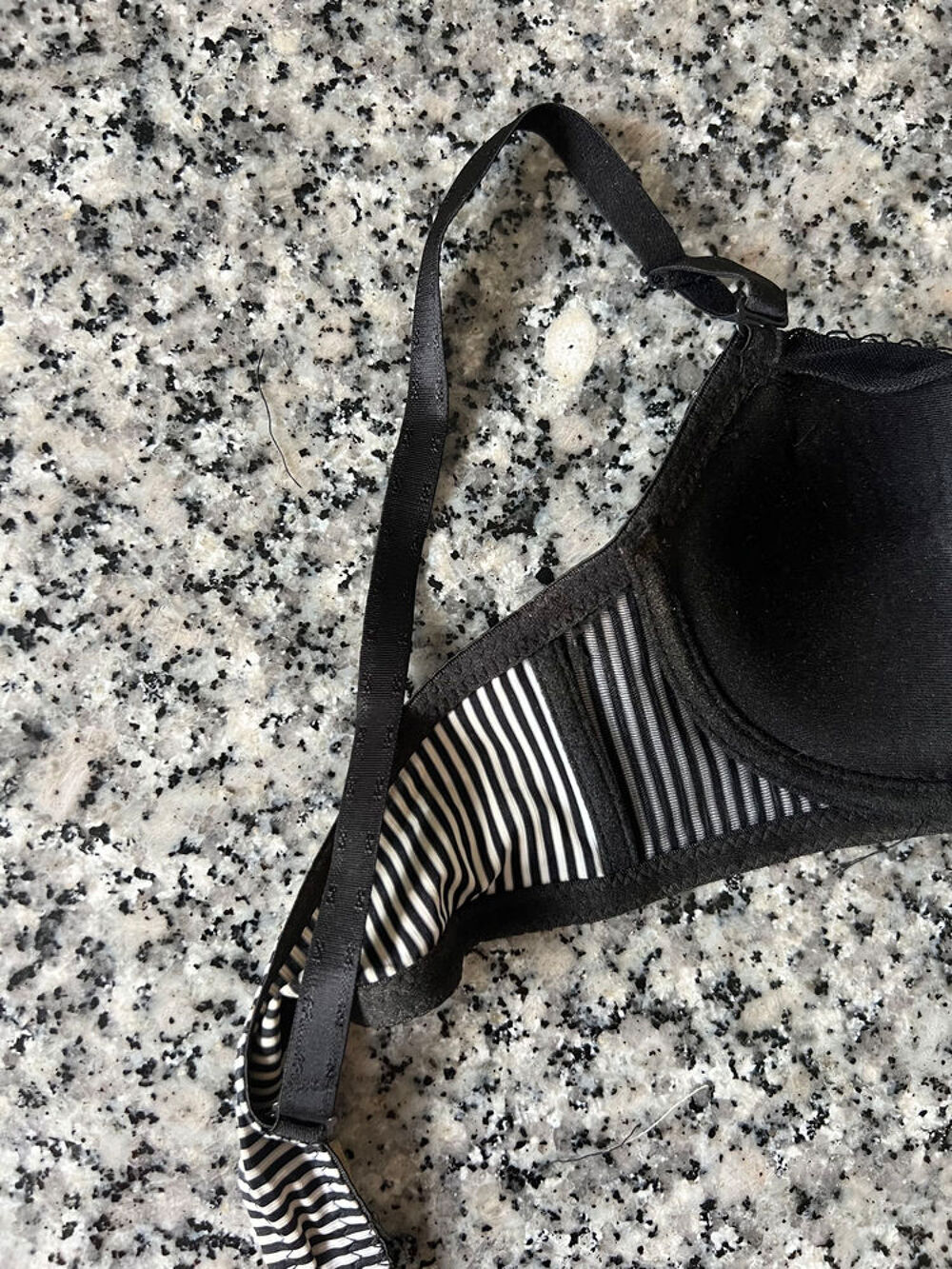 Soutien-Gorge Ray&eacute; Noir et Blanc Dentelle Taille 90B ? Neuf Vêtements