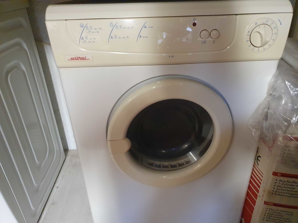 machine &agrave; laver SAMSUNG + S&egrave;ches linge Electroménager