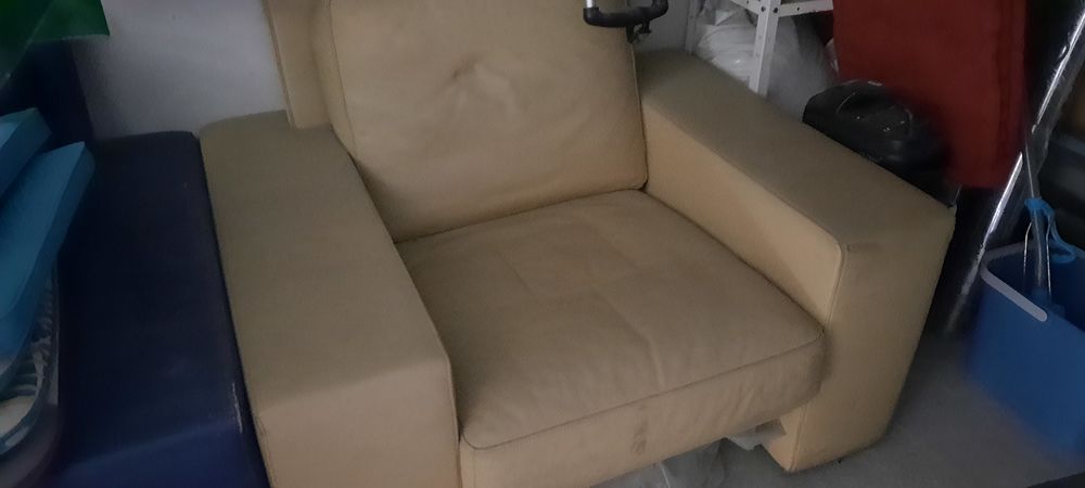 1 canap&eacute; + 2 fauteuils Meubles