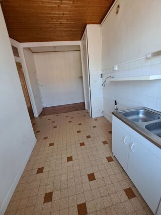  Appartement à louer 2 pièces 63 m²