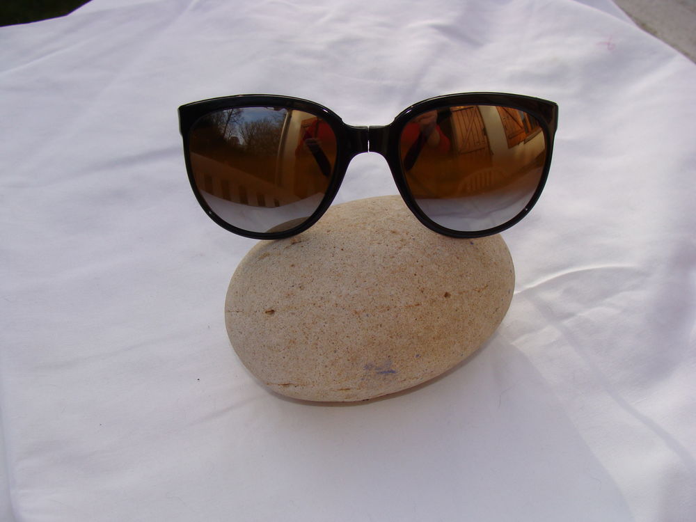 Lunettes solaire pliables
Bijoux et montres