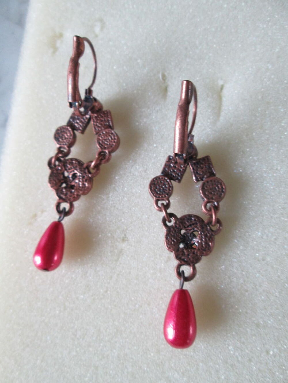 Boucles d'oreilles pendants fausses pierres cuivre rose Bijoux et montres