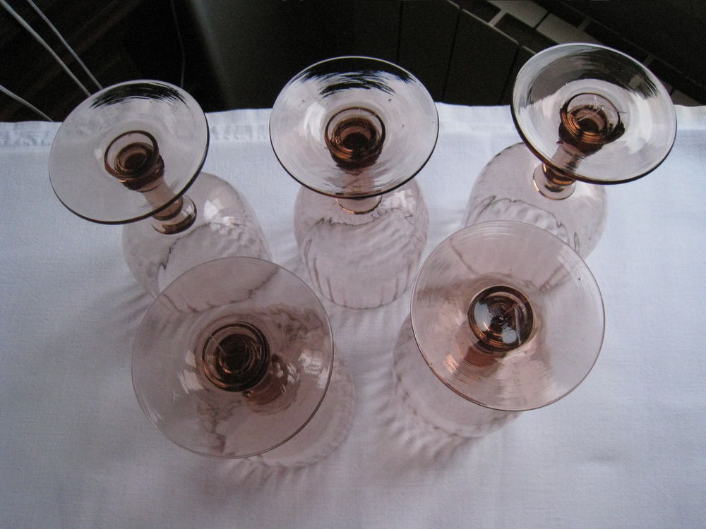 5 anciens verres &agrave; eau stri&eacute;s Cuisine