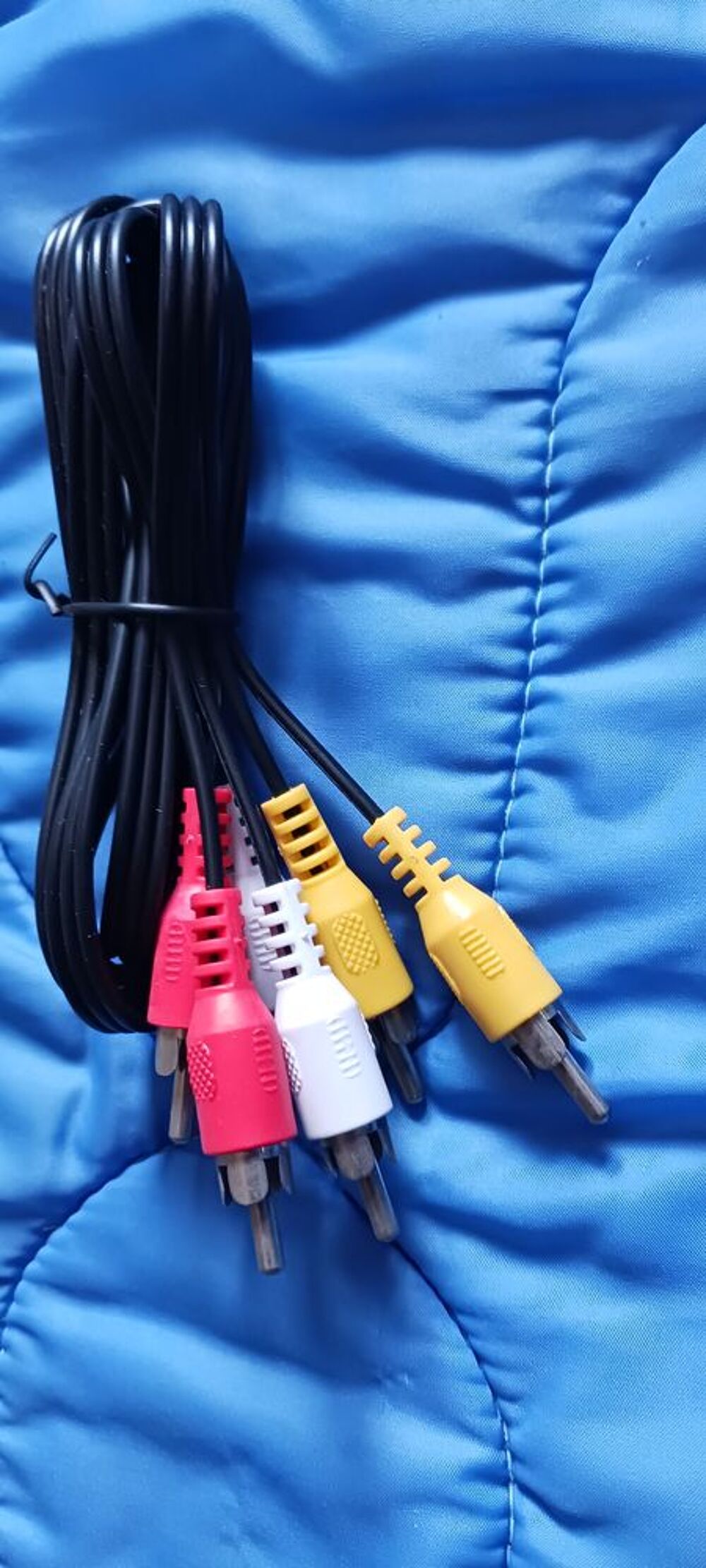 CABLES VIDEO FICHE MALE. Matériel informatique