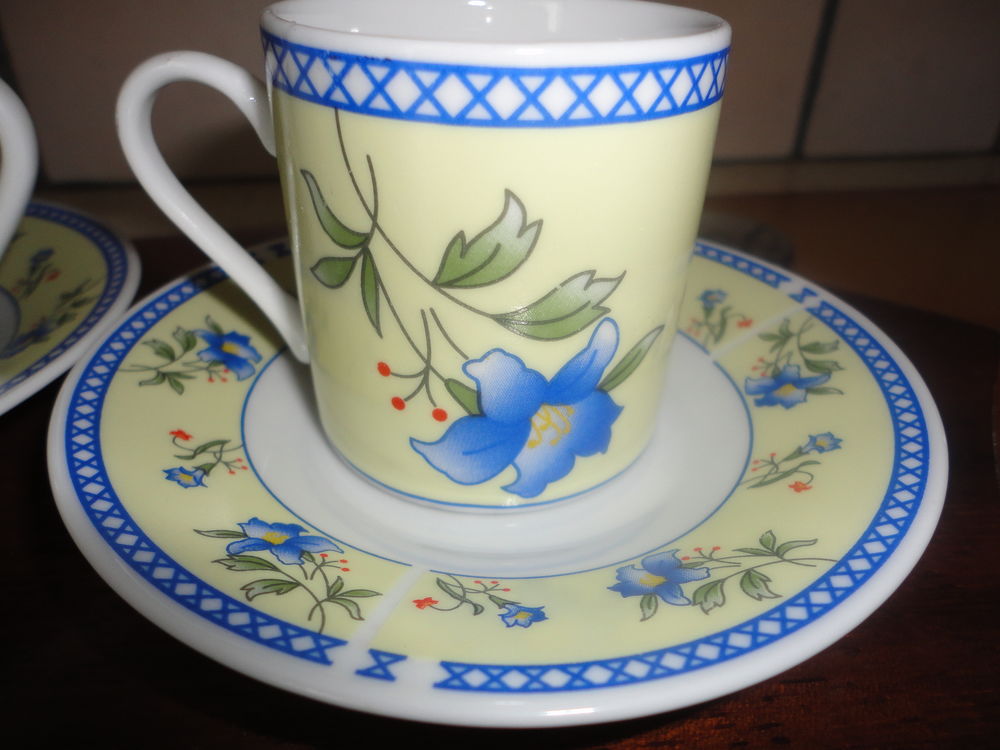 12 tasses &agrave; caf&eacute; Electroménager