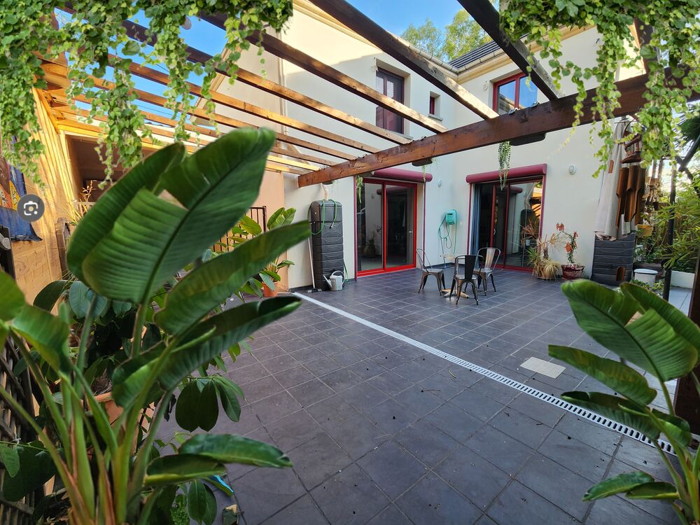 Maison 6 pièces 161 m² · à Créteil · 161 m² · 685 000 €